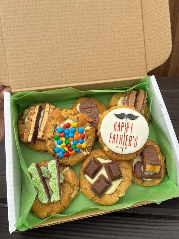 Loaded cookie box